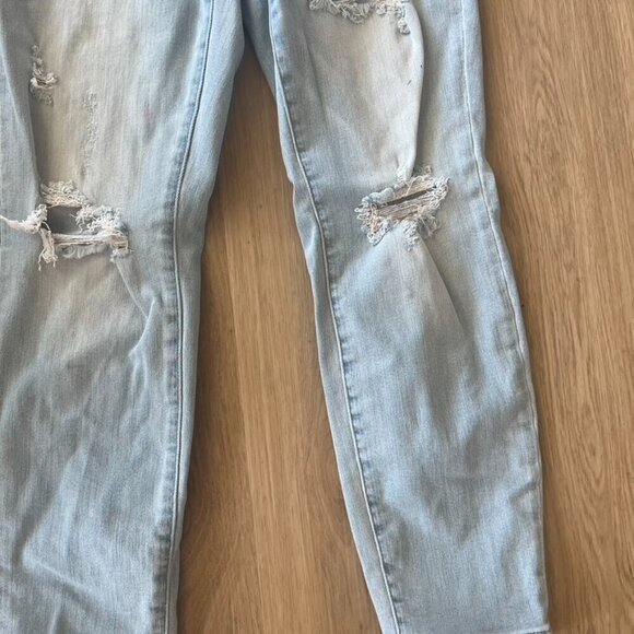 Judy Blue Natalie Distressed Boyfriend Jeans Size 3/26 Light Wash - Picture 4 of 12